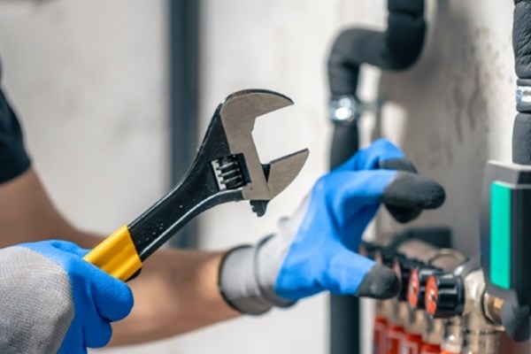 Installation and Commissioning of Cryogenic Liquid Storage Tanks